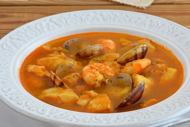 Sopa de marisco casera: receta fácil para disfrutar en casa Sopa de marisco casera: receta fácil para disfrutar en casa