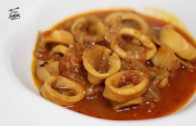 Receta de calamares tiernos en salsa que nunca fallan en sabor Receta de calamares tiernos en salsa que nunca fallan en sabor