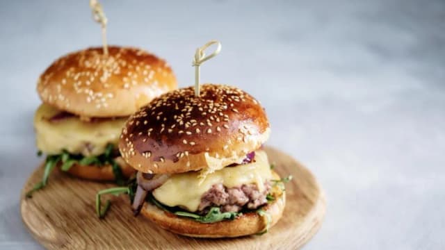 Cómo freír una hamburguesa perfecta: evita errores comunes y disfruta Cómo freír una hamburguesa perfecta: evita errores comunes y disfruta