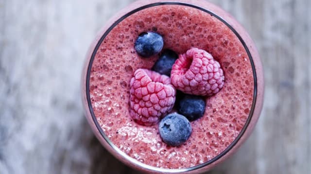 Cómo preparar un batido de creatina delicioso y efectivo para tus entrenos Cómo preparar un batido de creatina delicioso y efectivo para tus entrenos