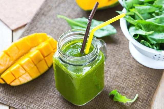 Batido de espinacas para cenar: una receta deliciosa y saludable Batido de espinacas para cenar: una receta deliciosa y saludable