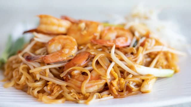 Recetas irresistibles de fideos chinos fritos con gambas para disfrutar Recetas irresistibles de fideos chinos fritos con gambas para disfrutar